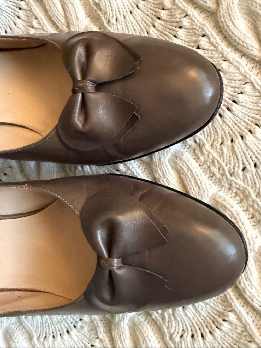 FERRAGAMO Taupe Leather Bow Slingback Pumps - Picture 9 of 11